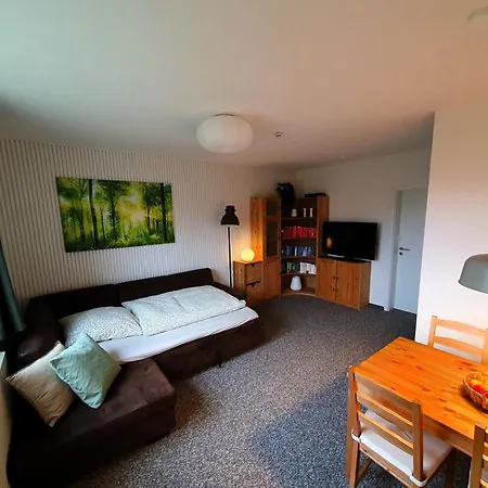 Radfreundliches Wohlfuehl-apartment Mit Terrasse Und Parkplatz - Woody