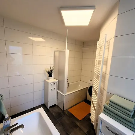 Radfreundliches Wohlfuehl-apartment Mit Terrasse Und Parkplatz - Woody * Schwerin (Mecklenburg-Vorpommern)