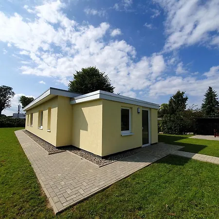 Radfreundliches Wohlfuehl-apartment Mit Terrasse Und Parkplatz - Woody شقة شفيرين