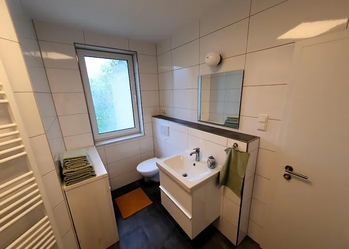 Radfreundliches Wohlfuehl-apartment Mit Terrasse Und Parkplatz - Woody